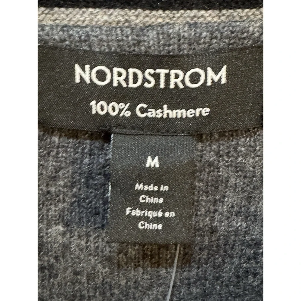 Nordstrom cashmere sweater is a solid black crewneck pullover Size Medium